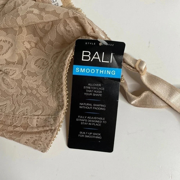 BALI Smoothing White Lace Bra - Picture 2 of 5